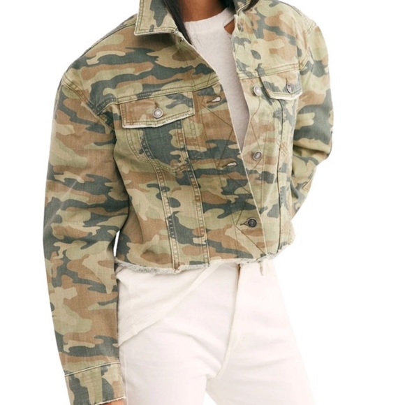 Short distressed camo jacket - Picture 2 of 7